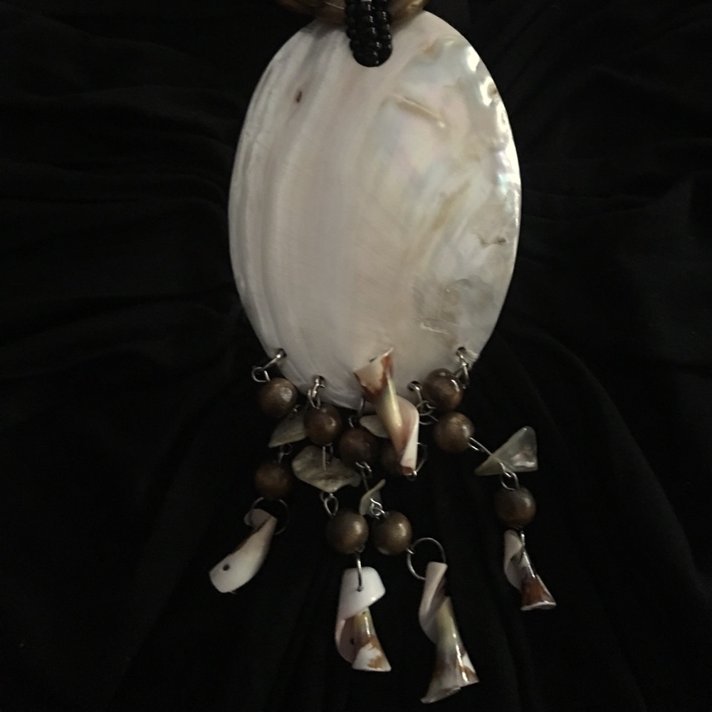 Shell Halter Resort Top - Picture 2 of 5